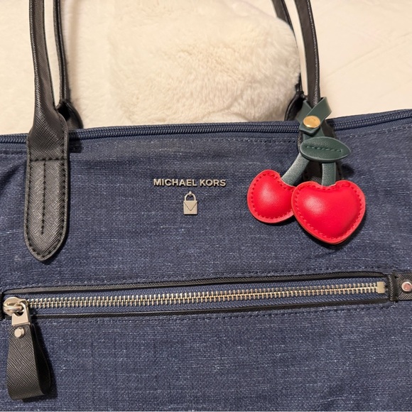 Michael Kors Denim Tote with Luggage sleeve Dusty and charm included 18x12 - Picture 5 of 12